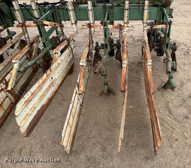 image for item EK9822 John Deere  row crop cultivator