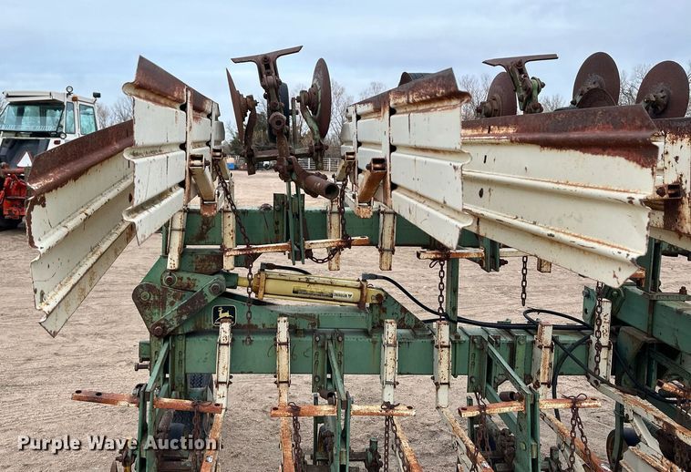 image for item EK9822 John Deere  row crop cultivator