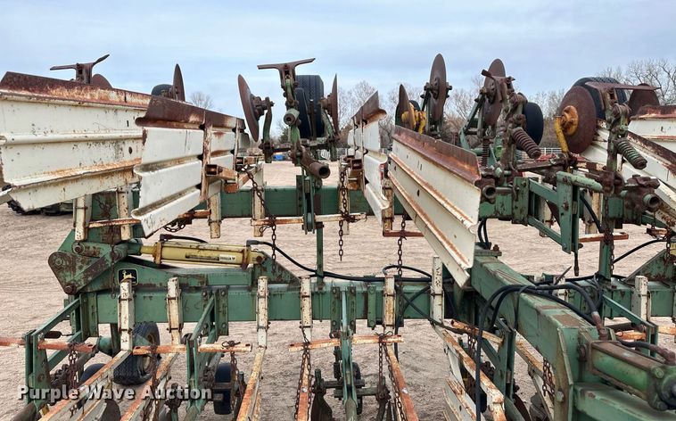 image for item EK9822 John Deere  row crop cultivator