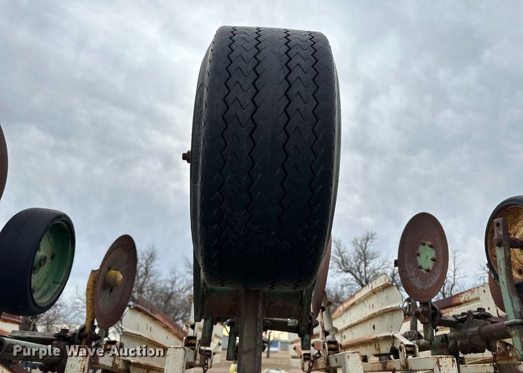 image for item EK9822 John Deere  row crop cultivator