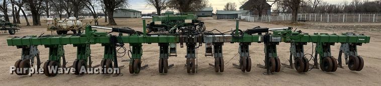 image for item EK9825 Kinze 2000  row crop cultivator