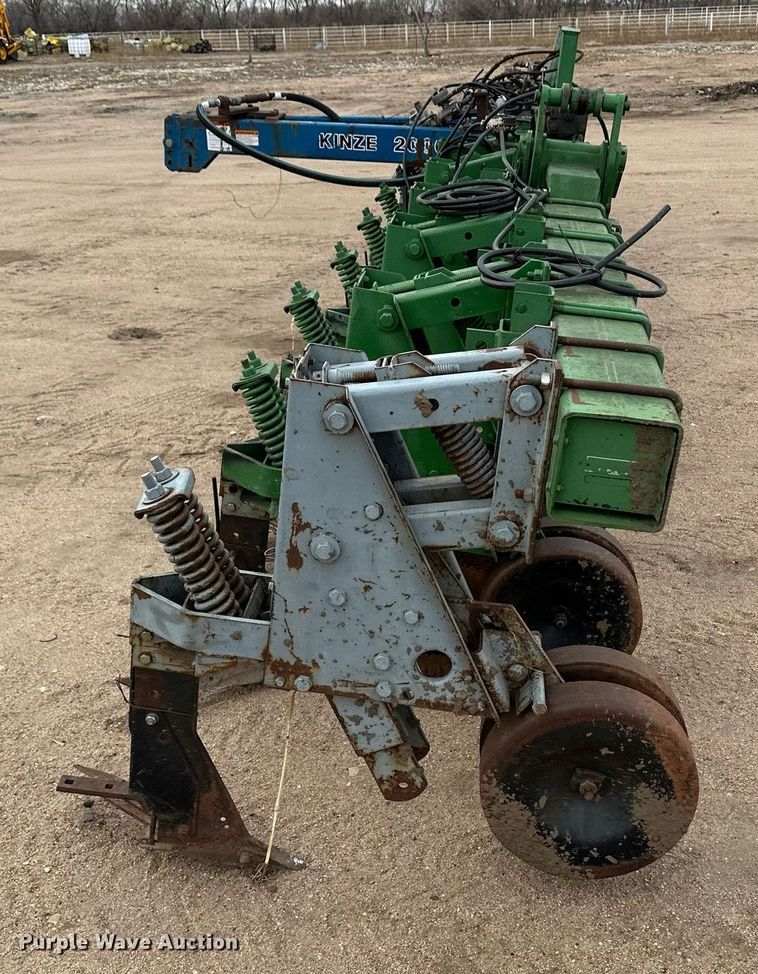 image for item EK9825 Kinze 2000  row crop cultivator