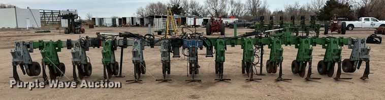 image for item EK9825 Kinze 2000  row crop cultivator