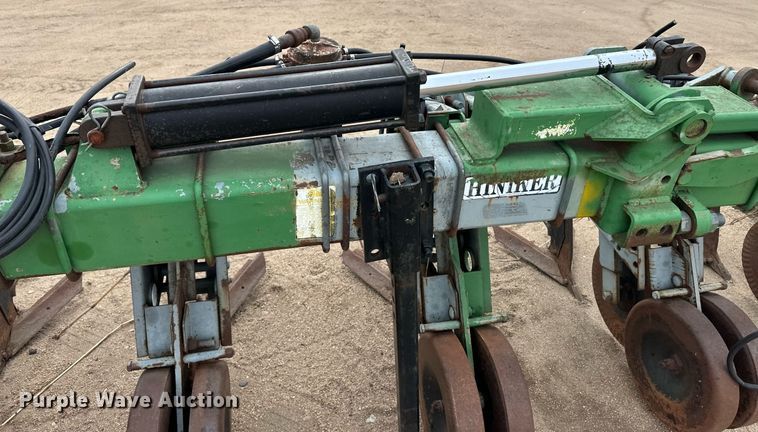 image for item EK9825 Kinze 2000  row crop cultivator