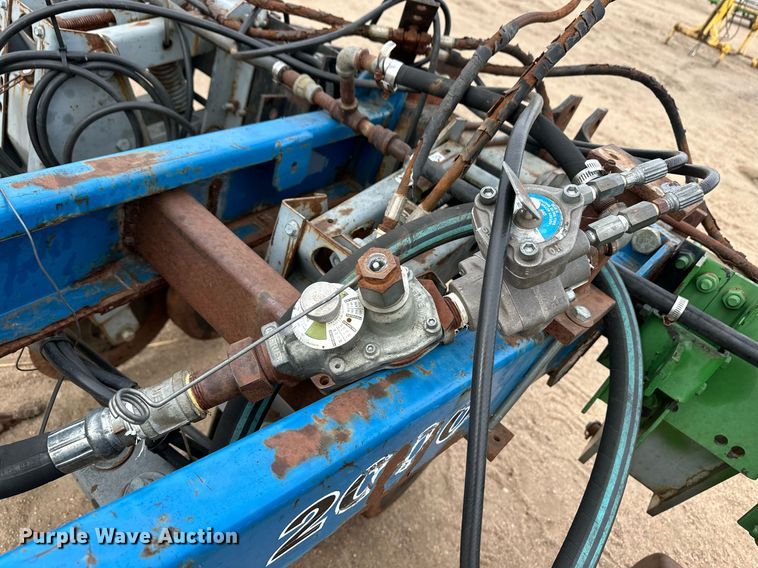 image for item EK9825 Kinze 2000  row crop cultivator