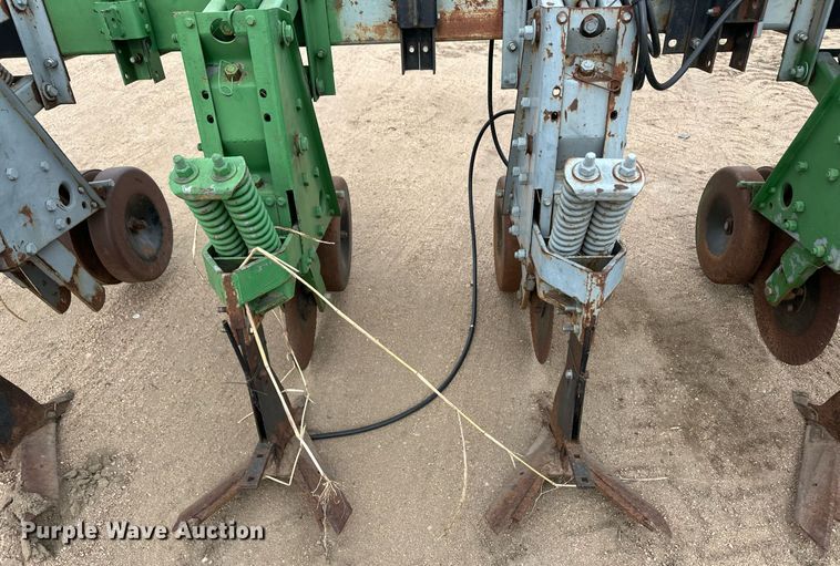 image for item EK9825 Kinze 2000  row crop cultivator