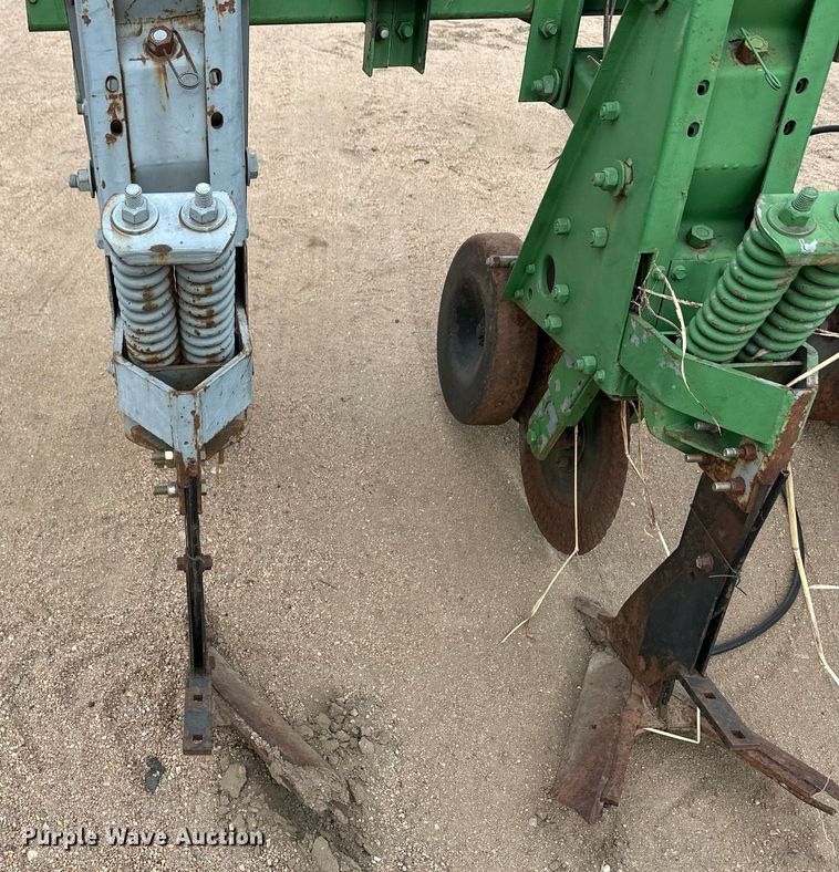 image for item EK9825 Kinze 2000  row crop cultivator