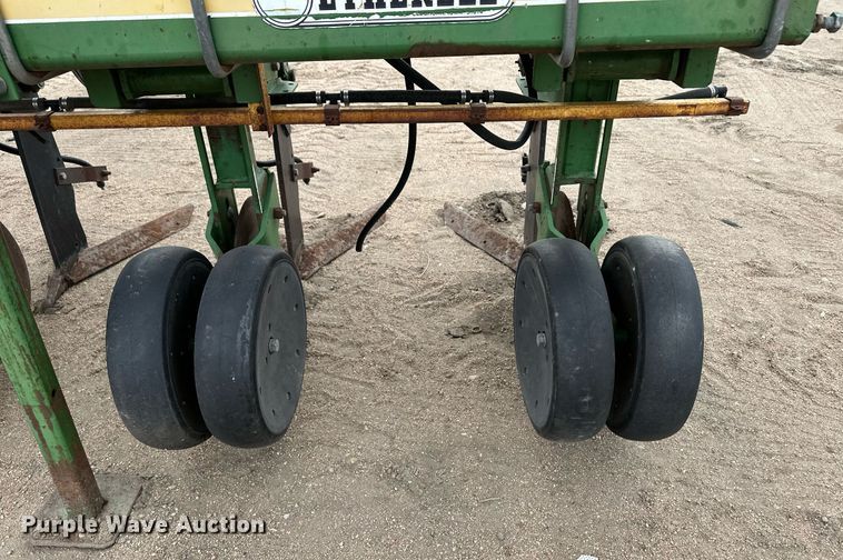 image for item EK9827 Etherell 2700  row crop cultivator