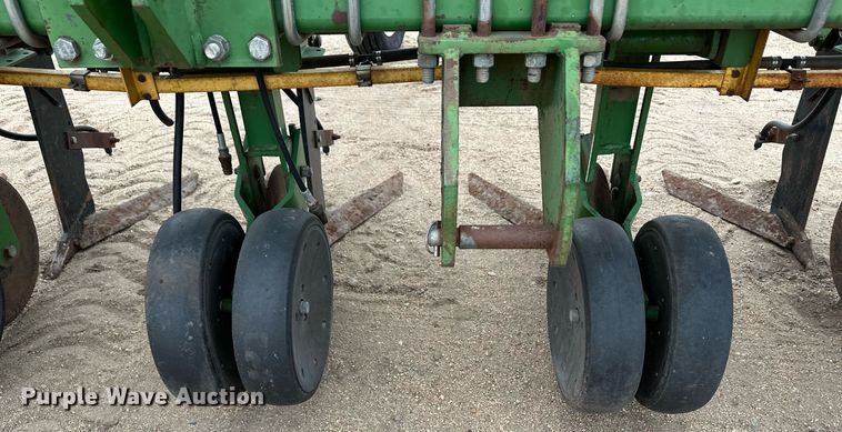 image for item EK9827 Etherell 2700  row crop cultivator