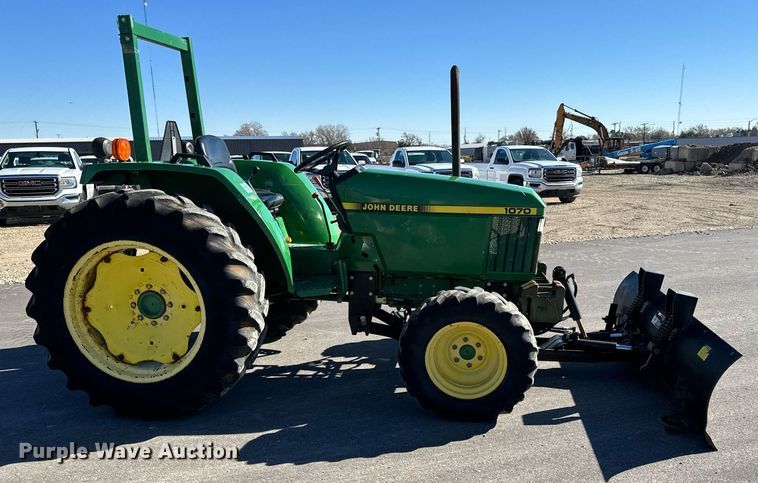image for item GG9957 1997 John Deere 1070  MFWD tractor