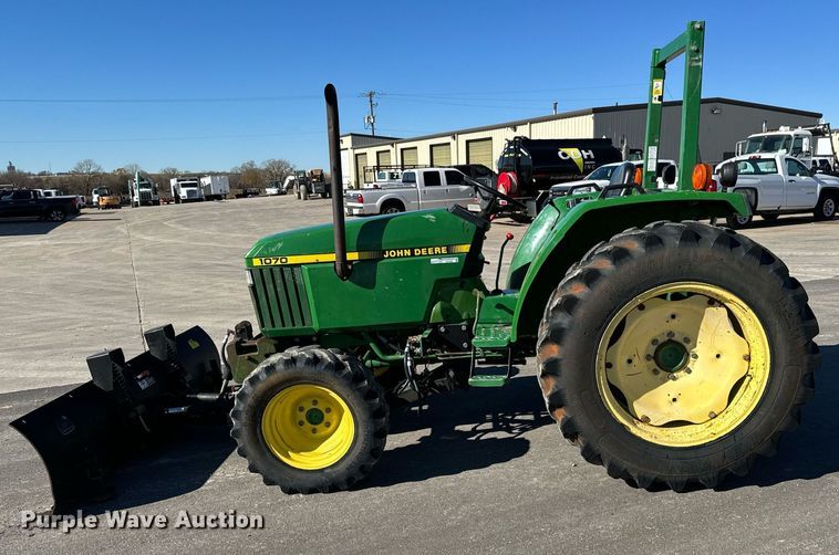 image for item GG9957 1997 John Deere 1070  MFWD tractor