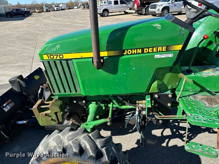 image for item GG9957 1997 John Deere 1070  MFWD tractor
