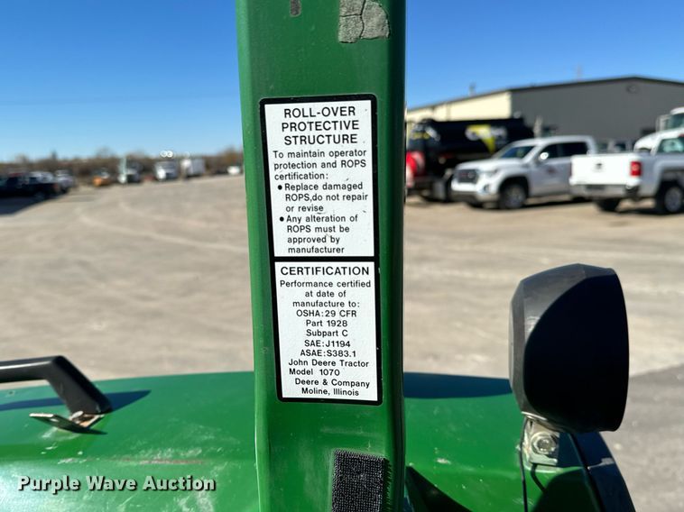 image for item GG9957 1997 John Deere 1070  MFWD tractor