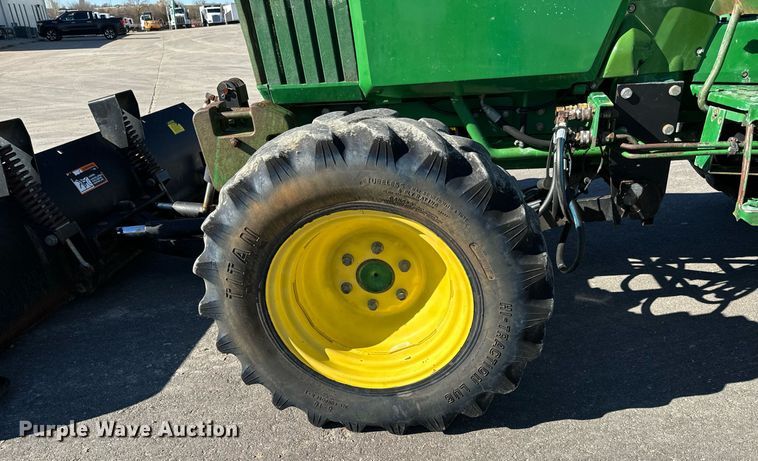 image for item GG9957 1997 John Deere 1070  MFWD tractor