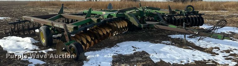 image for item IU9203 John Deere 630  tandem disk
