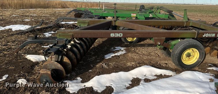 image for item IU9203 John Deere 630  tandem disk