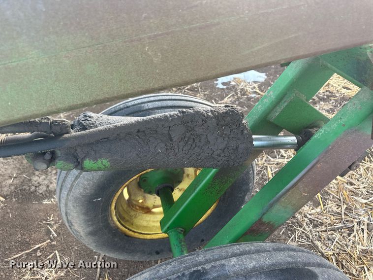 image for item IU9203 John Deere 630  tandem disk