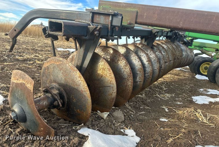 image for item IU9203 John Deere 630  tandem disk