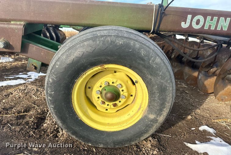 image for item IU9203 John Deere 630  tandem disk