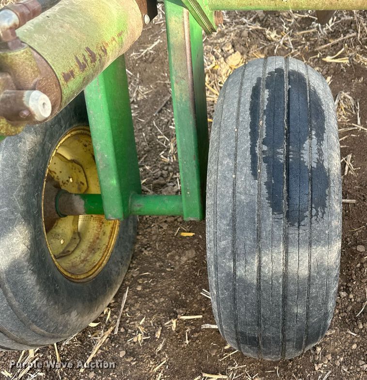 image for item IU9203 John Deere 630  tandem disk