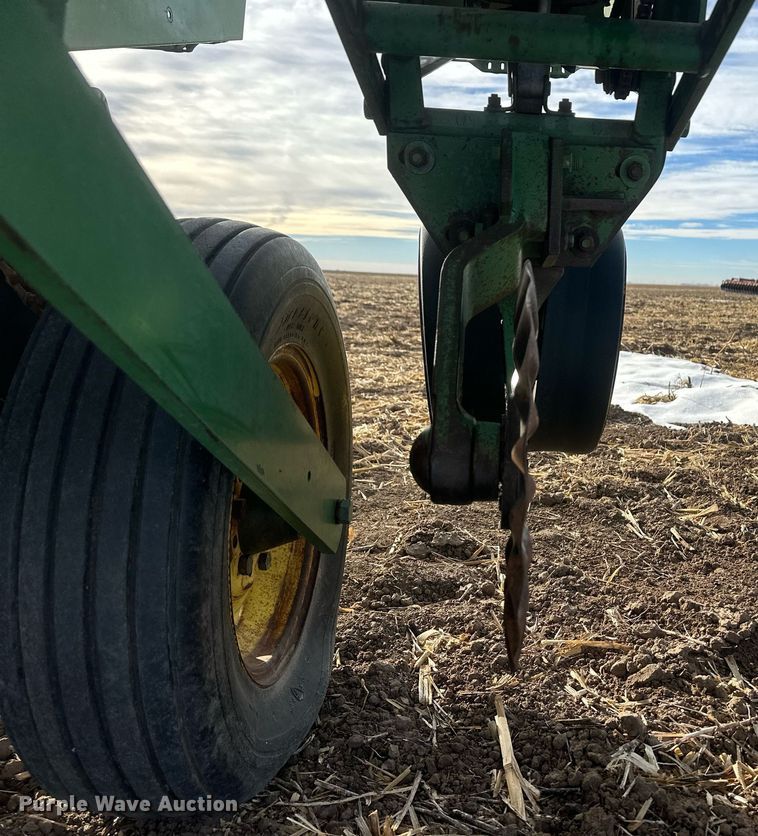 image for item IU9207 John Deere 7000  no-till planter