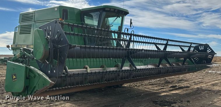 image for item IU9208 1991 John Deere 9600  combine