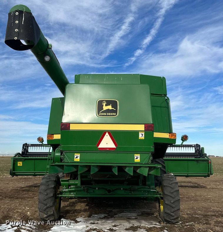 image for item IU9208 1991 John Deere 9600  combine