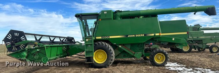 image for item IU9208 1991 John Deere 9600  combine