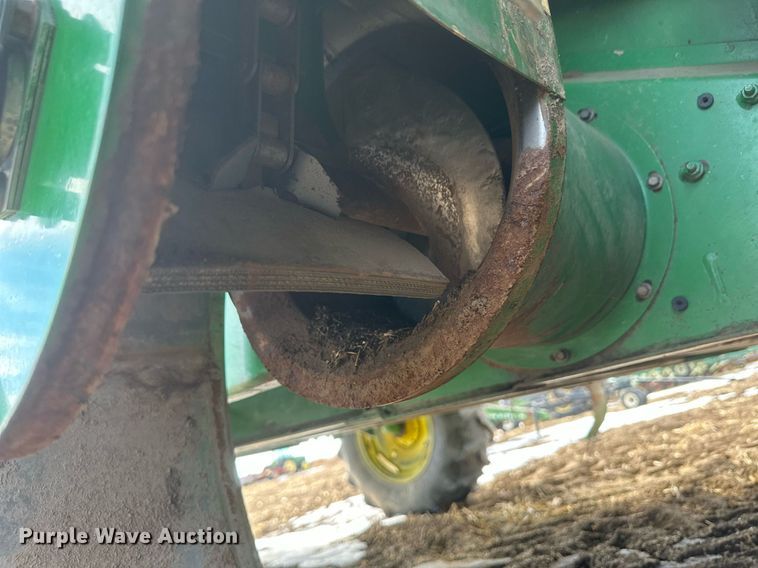 image for item IU9208 1991 John Deere 9600  combine