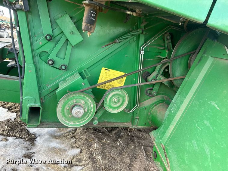 image for item IU9208 1991 John Deere 9600  combine