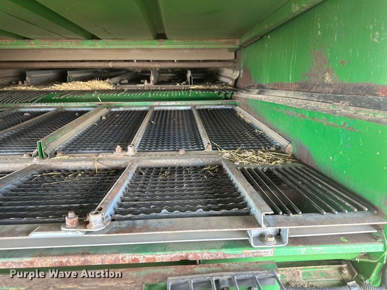 image for item IU9208 1991 John Deere 9600  combine