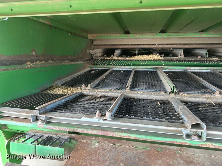 image for item IU9208 1991 John Deere 9600  combine