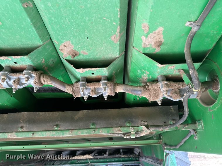 image for item IU9208 1991 John Deere 9600  combine