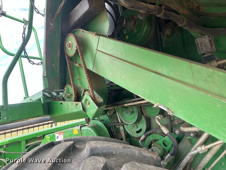 image for item IU9208 1991 John Deere 9600  combine