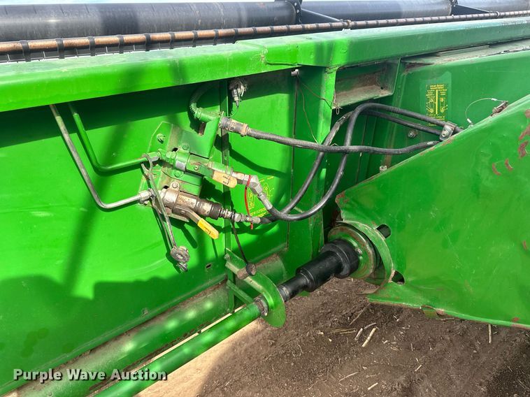 image for item IU9208 1991 John Deere 9600  combine