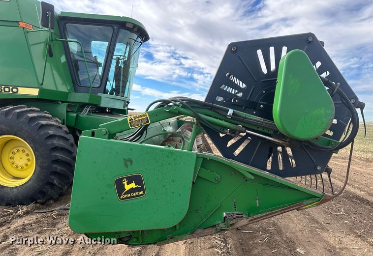 image for item IU9208 1991 John Deere 9600  combine