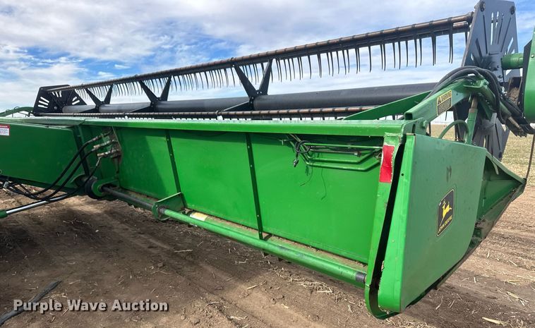 image for item IU9208 1991 John Deere 9600  combine