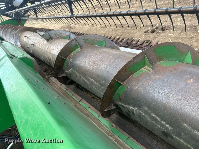 image for item IU9208 1991 John Deere 9600  combine