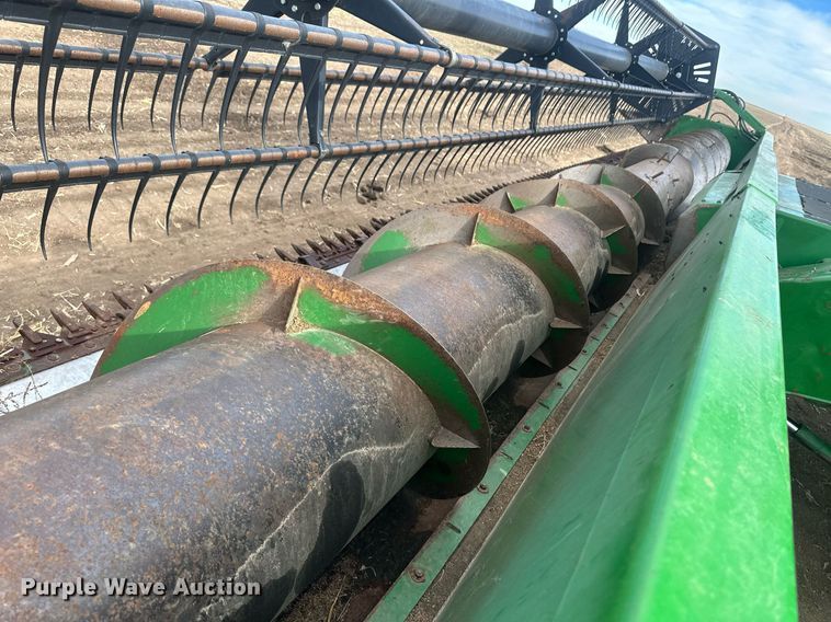 image for item IU9208 1991 John Deere 9600  combine