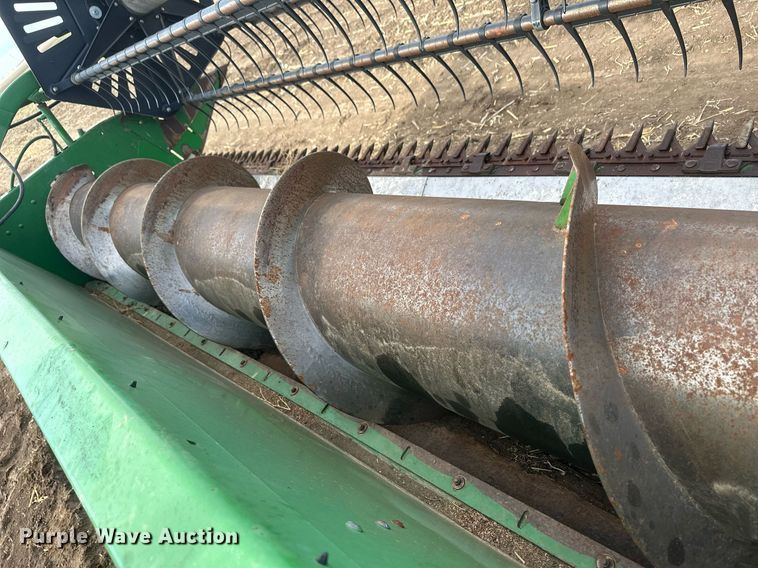 image for item IU9208 1991 John Deere 9600  combine