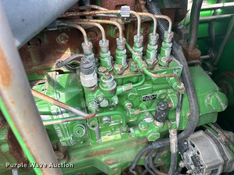 image for item IU9208 1991 John Deere 9600  combine