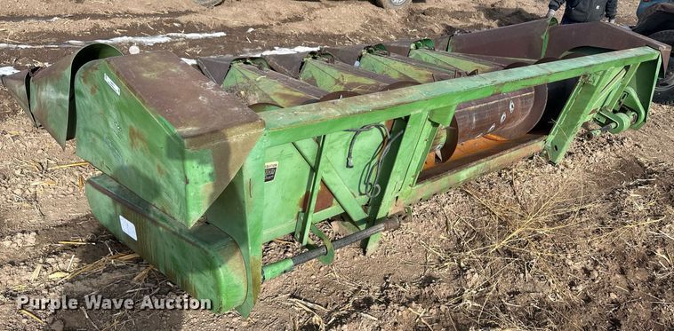 image for item IU9210 John Deere 653A  all-crop head
