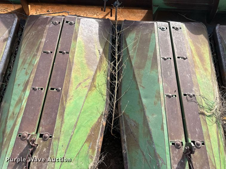 image for item IU9210 John Deere 653A  all-crop head