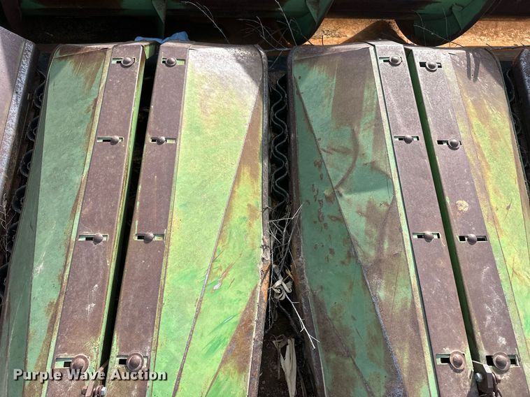 image for item IU9210 John Deere 653A  all-crop head