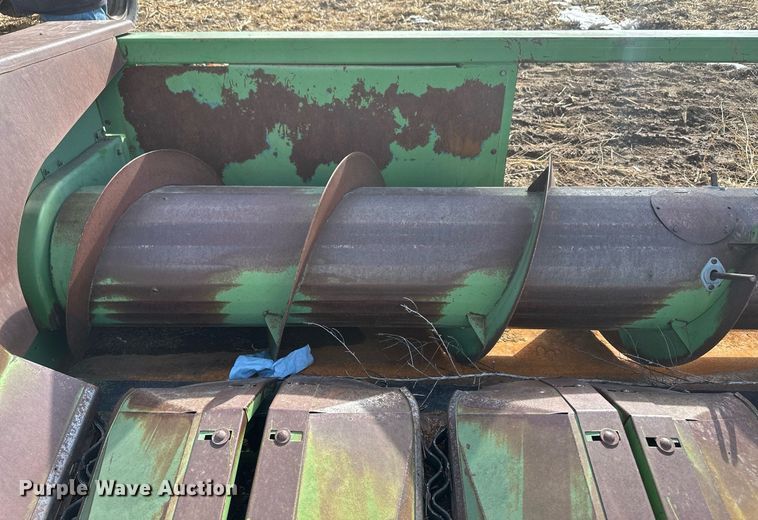 image for item IU9210 John Deere 653A  all-crop head