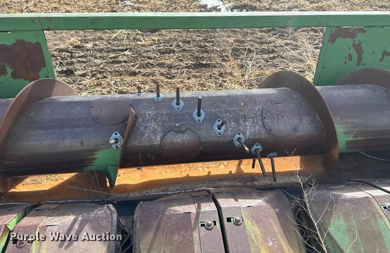 image for item IU9210 John Deere 653A  all-crop head