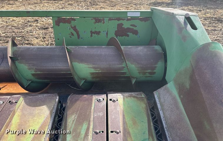 image for item IU9210 John Deere 653A  all-crop head