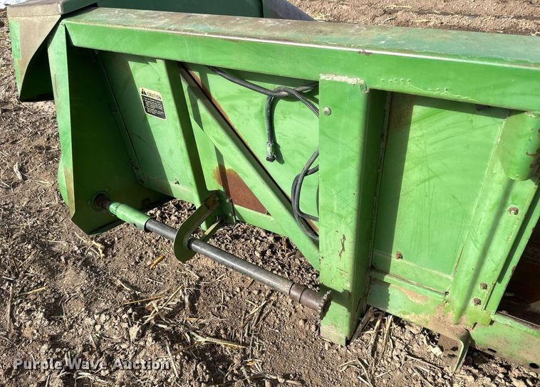 image for item IU9210 John Deere 653A  all-crop head