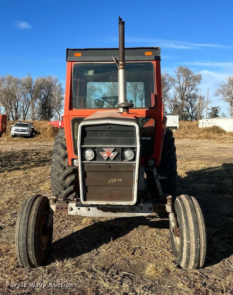 image for item IU9220 1976 Massey Ferguson 1085  tractor