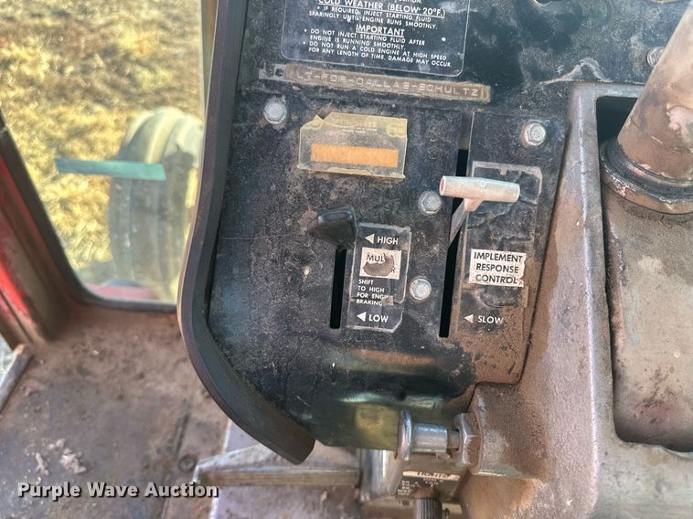 image for item IU9220 1976 Massey Ferguson 1085  tractor